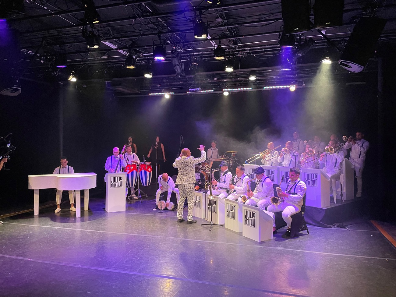 Julio Montalvo Orchestra, photos 1